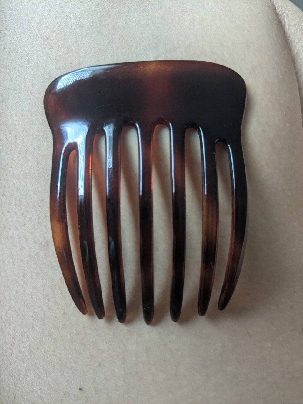 This side comb